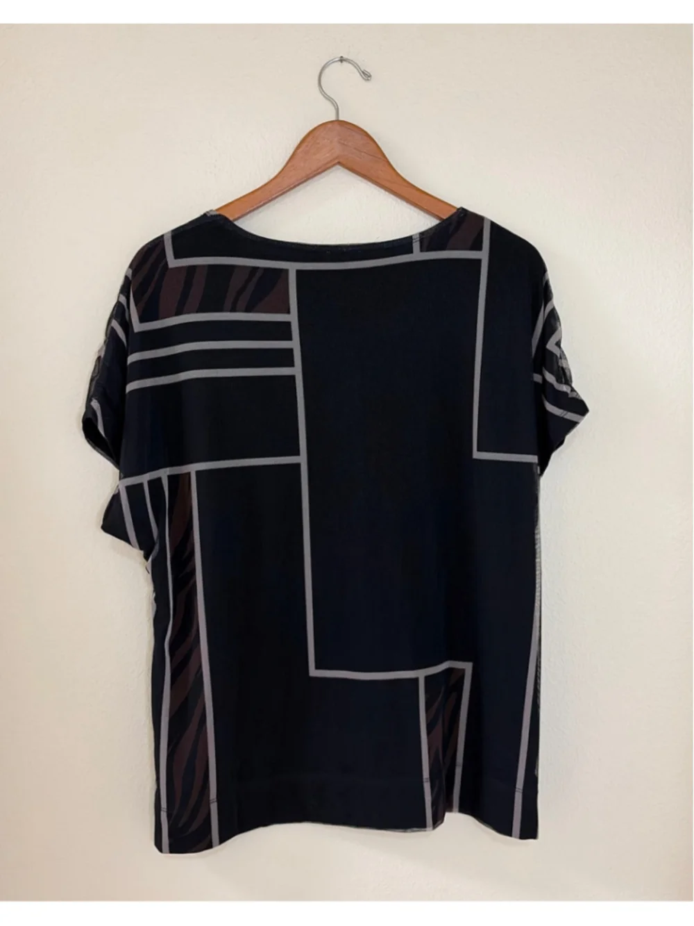 Chicos Womens Blouse Size L Black with Multi-color Detail